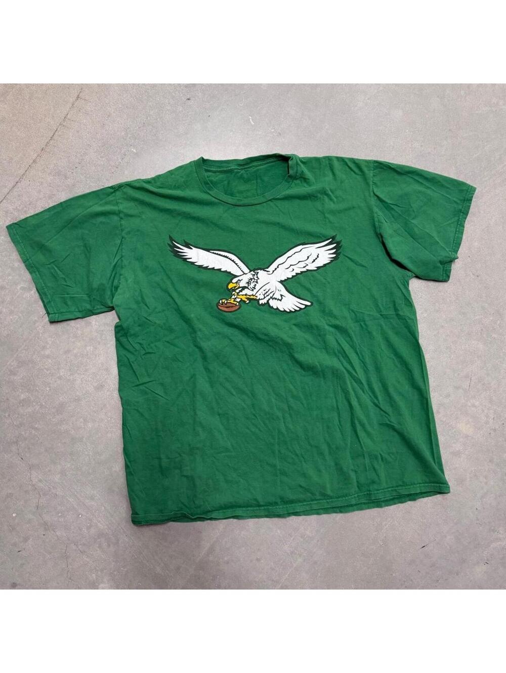 Y2K Philadelphia Eagles Old Logo Green Graphic Tee Sized XL